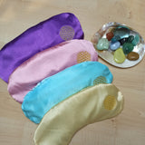 Bergkristal Yoga Gems Meditatie Oogkussen – curated crystal by Marga Jacobs | rust, symboliek en intuïtieve zelfzorg