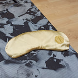 Bergkristal Yoga Gems Meditatie Oogkussen – curated crystal by Marga Jacobs | rust, symboliek en intuïtieve zelfzorg