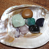 Bertandriet trommelstenen – curated crystal by Marga Jacobs | rust, symboliek en intuïtieve zelfzorg