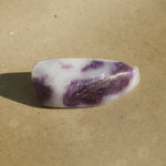 Bertandriet trommelstenen – curated crystal by Marga Jacobs | rust, symboliek en intuïtieve zelfzorg