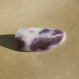 Bertandriet trommelstenen – curated crystal by Marga Jacobs | rust, symboliek en intuïtieve zelfzorg