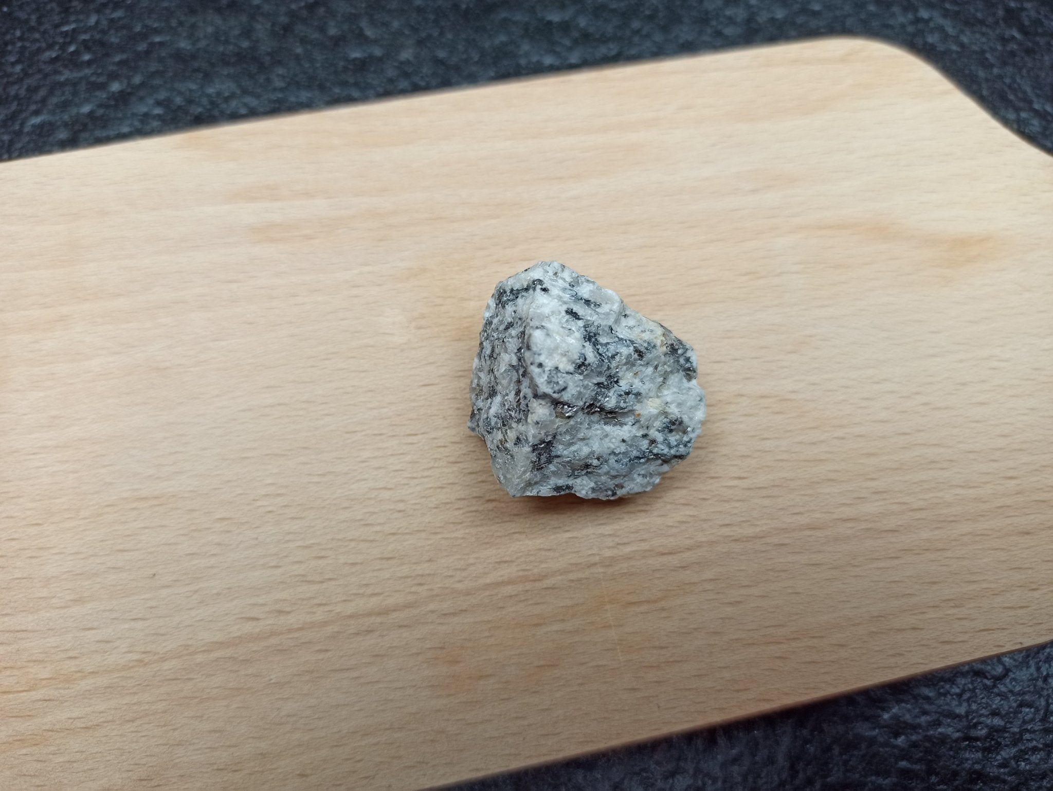 Biotiet trommelstenen – curated crystal by Marga Jacobs | rust, symboliek en intuïtieve zelfzorg