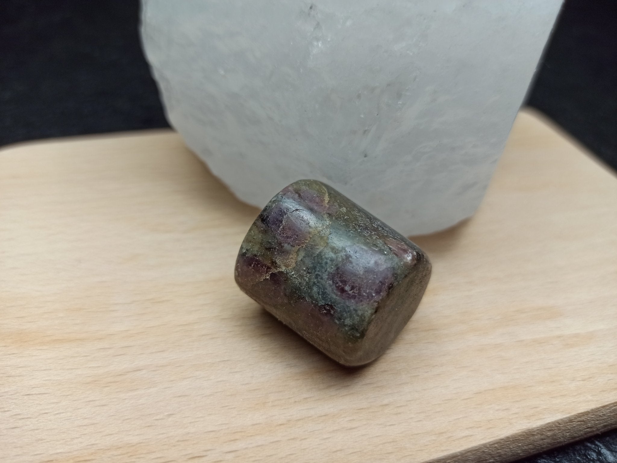 Bixbiet trommelstenen – curated crystal by Marga Jacobs | rust, symboliek en intuïtieve zelfzorg