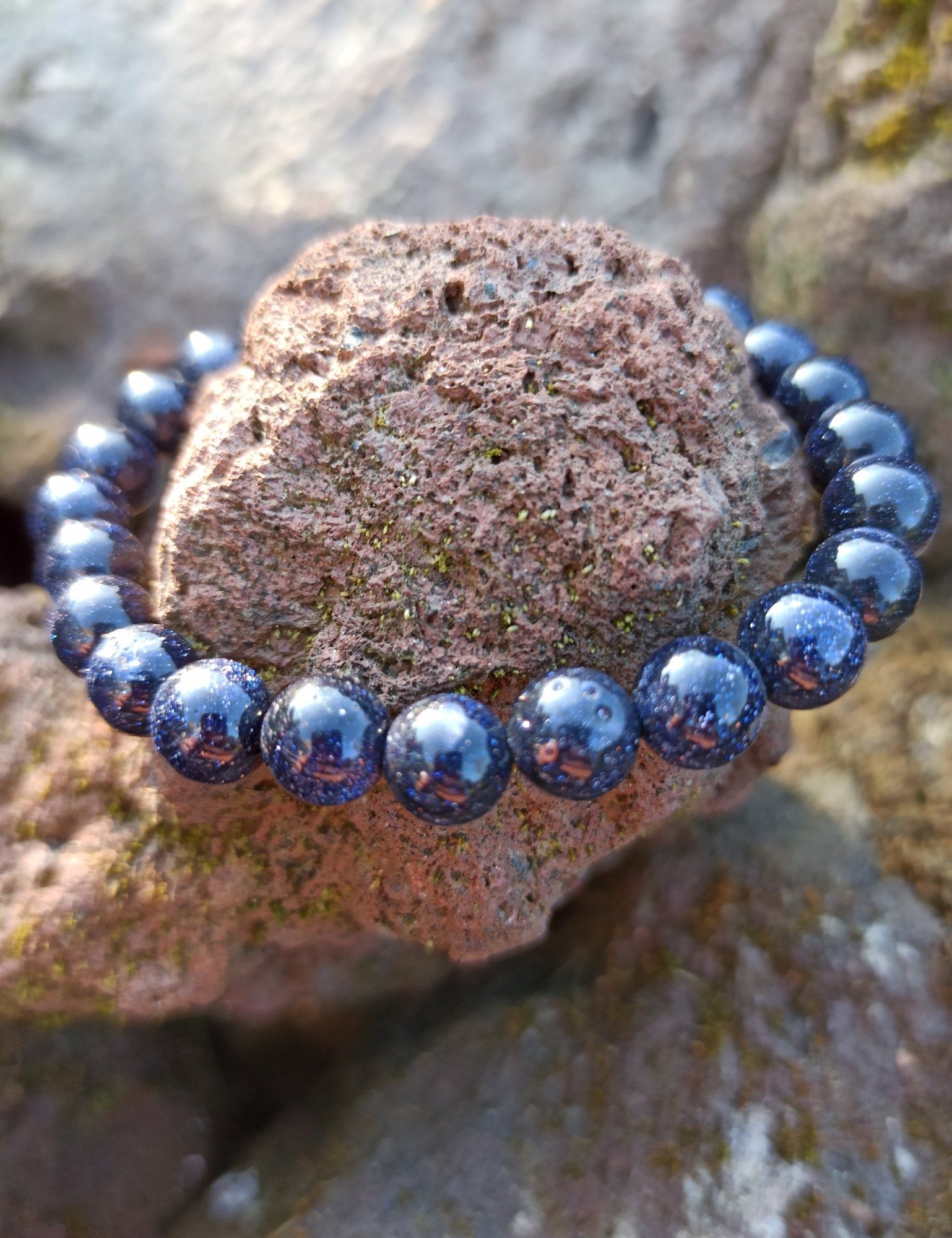Blauwstroom edelsteen armband | 8 mm – curated crystal by Marga Jacobs | rust, symboliek en intuïtieve zelfzorg
