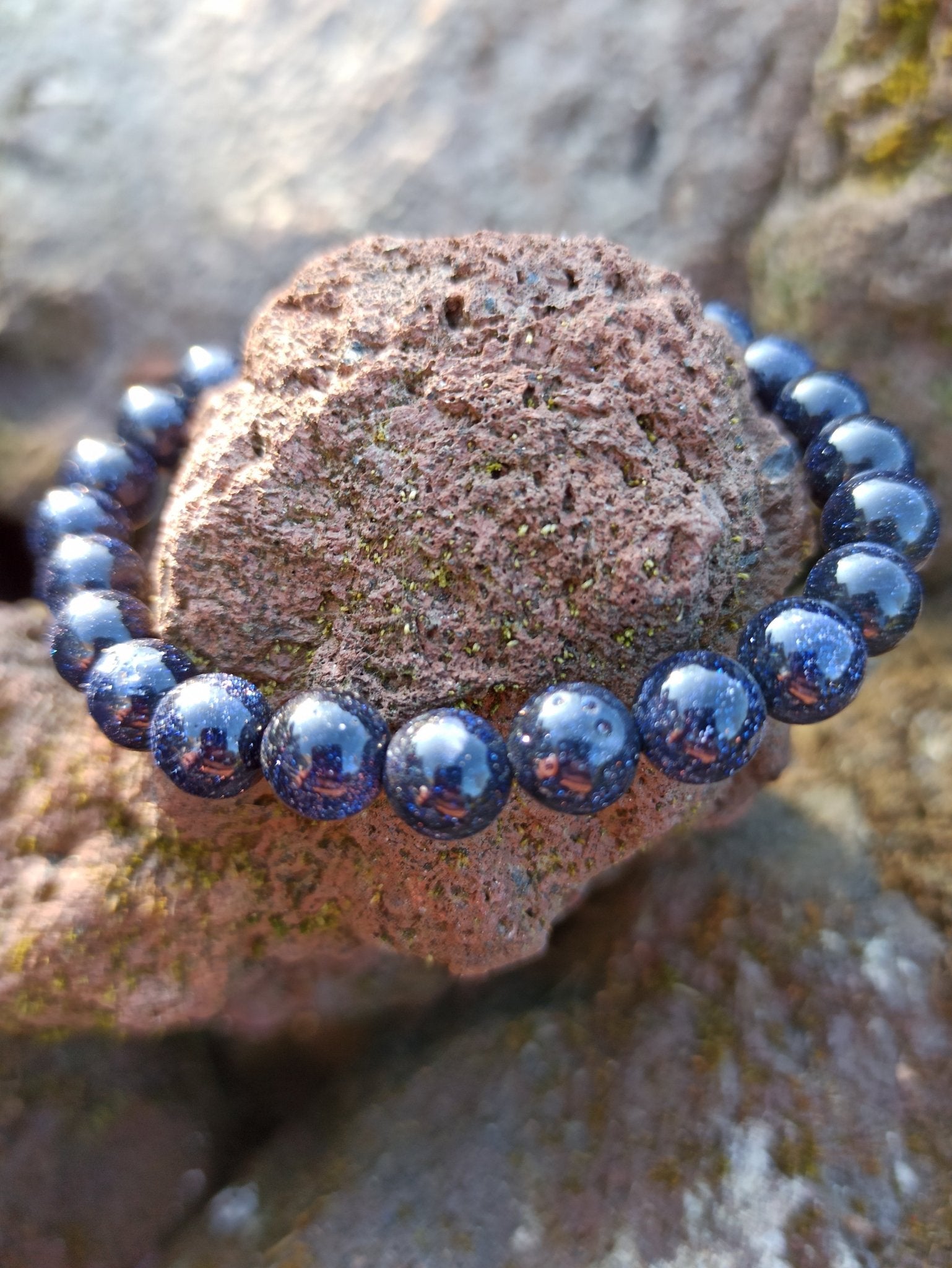 Blauwstroom edelsteen armband | 8 mm – curated crystal by Marga Jacobs | rust, symboliek en intuïtieve zelfzorg