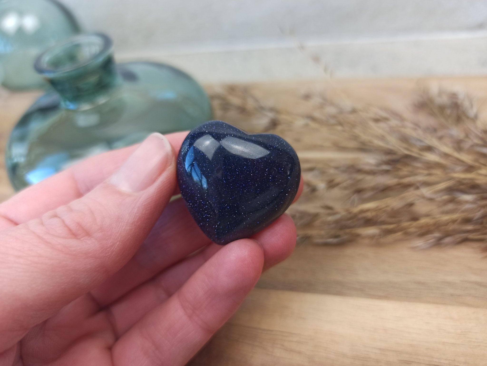Blauwstroom hart | 3 cm – curated crystal by Marga Jacobs | rust, symboliek en intuïtieve zelfzorg