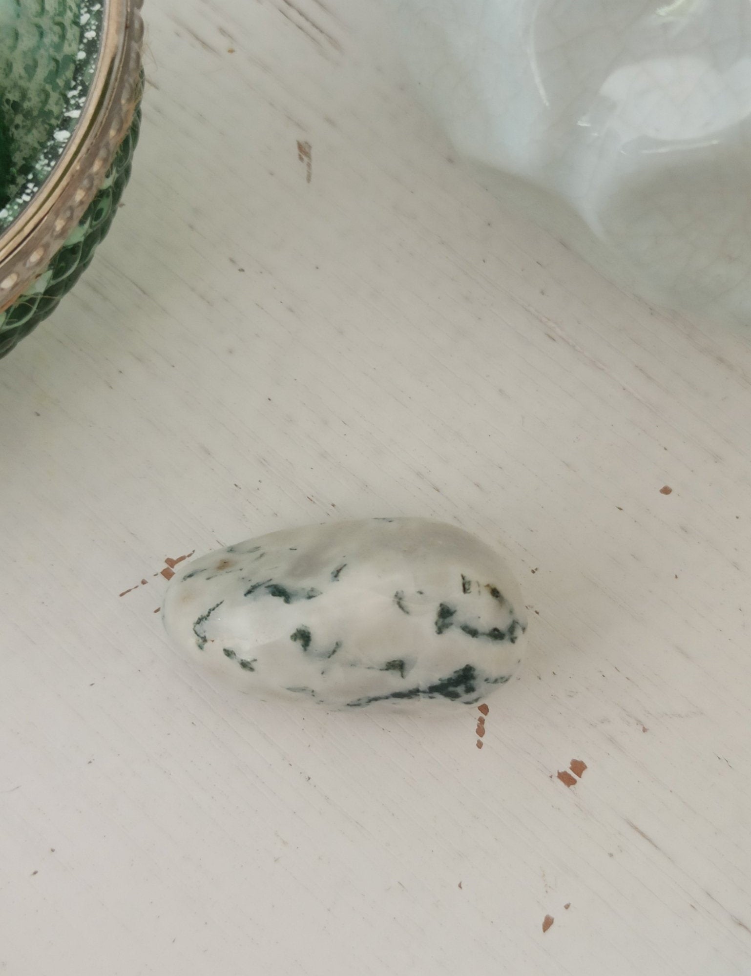 Boomagaat trommelstenen – curated crystal by Marga Jacobs | rust, symboliek en intuïtieve zelfzorg