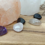 Burn - out edelstenensetje – curated crystal by Marga Jacobs | rust, symboliek en intuïtieve zelfzorg