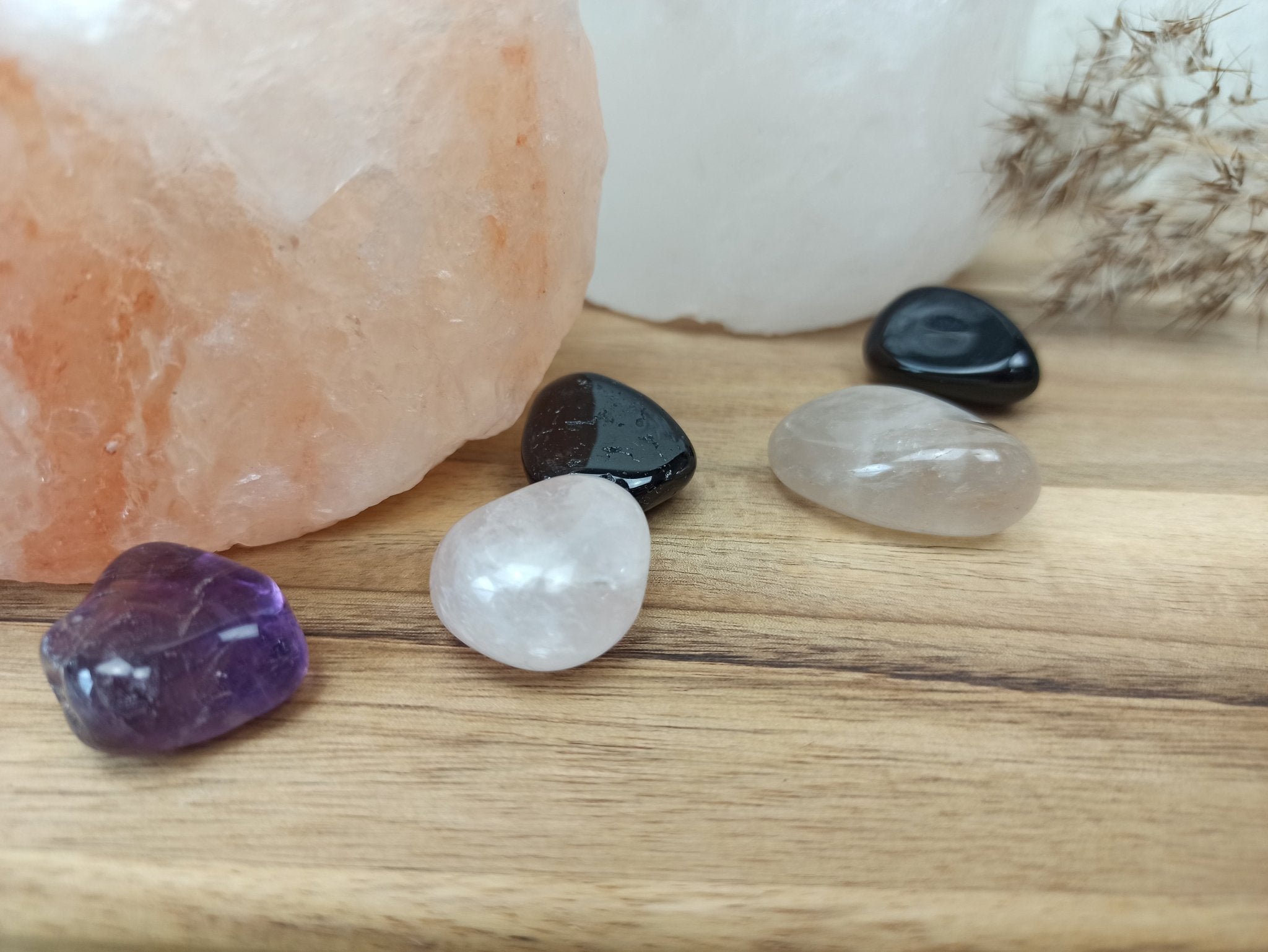 Burn - out edelstenensetje – curated crystal by Marga Jacobs | rust, symboliek en intuïtieve zelfzorg