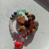Chakra edelsteen armband met flosje | 8 mm – curated crystal by Marga Jacobs | rust, symboliek en intuïtieve zelfzorg