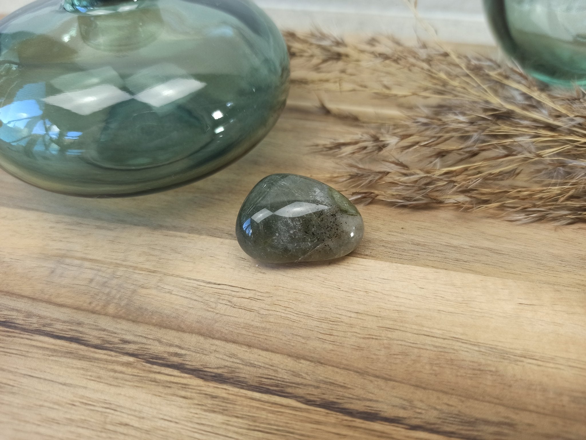 Chloriet trommelstenen – curated crystal by Marga Jacobs | rust, symboliek en intuïtieve zelfzorg