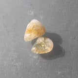 Citrien trommelstenen – curated crystal by Marga Jacobs | rust, symboliek en intuïtieve zelfzorg