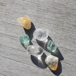 Citrien trommelstenen – curated crystal by Marga Jacobs | rust, symboliek en intuïtieve zelfzorg