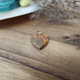 Crazy lace agaat edelsteen hanger hart | 20 mm – curated crystal by Marga Jacobs | rust, symboliek en intuïtieve zelfzorg