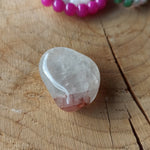 Danburiet trommelstenen – curated crystal by Marga Jacobs | rust, symboliek en intuïtieve zelfzorg