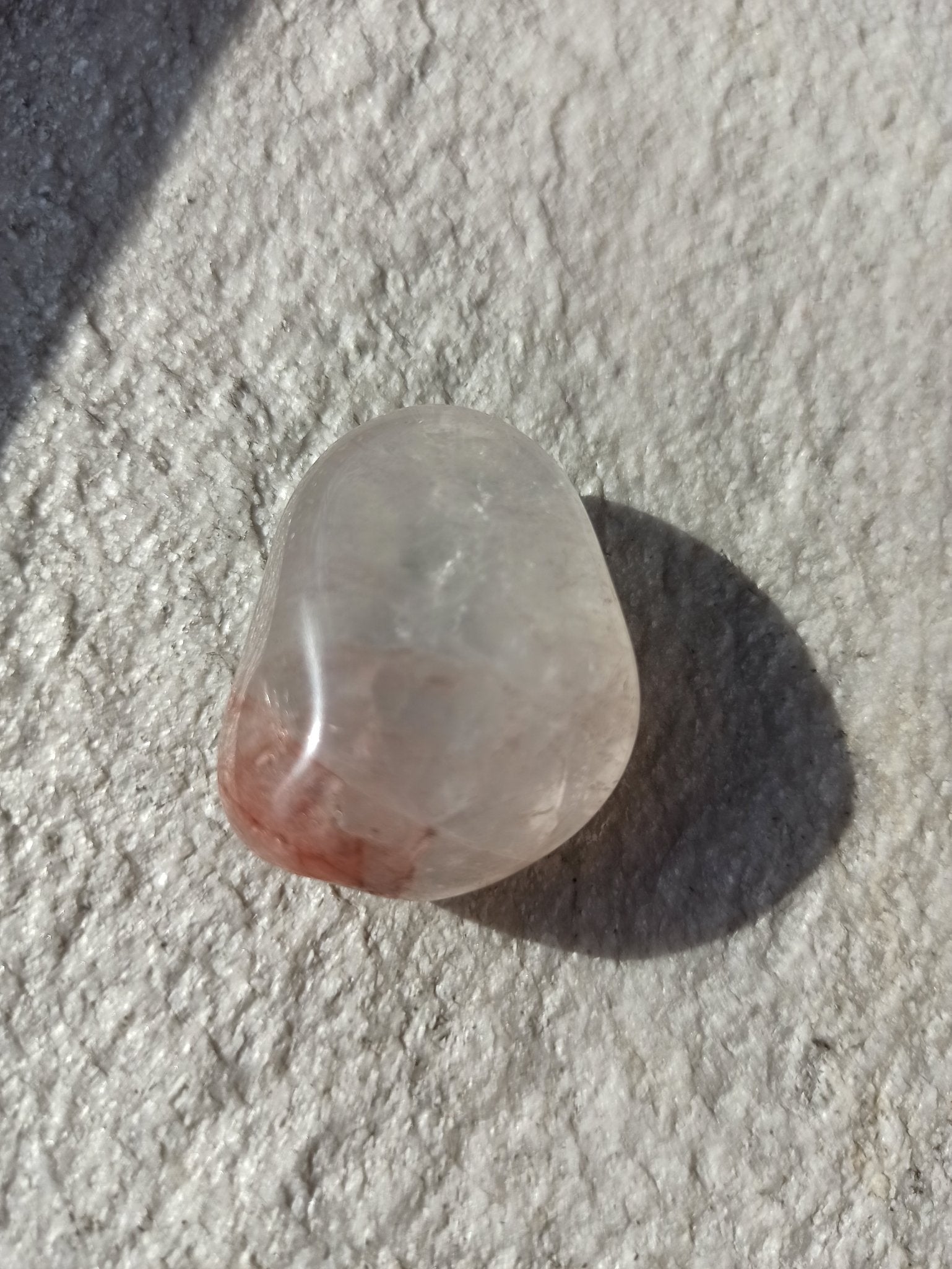 Danburiet trommelstenen – curated crystal by Marga Jacobs | rust, symboliek en intuïtieve zelfzorg