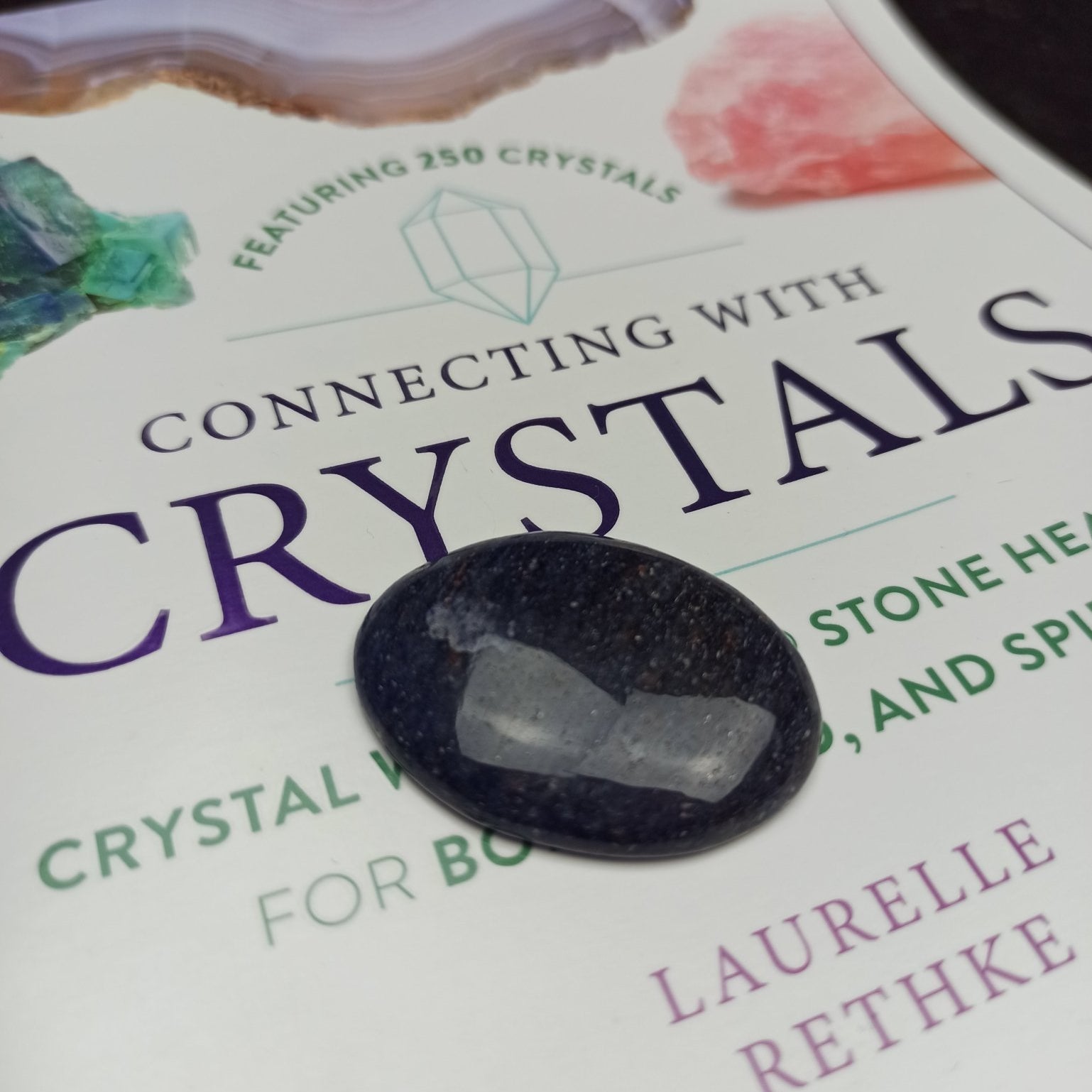 Dianiet trommelstenen – curated crystal by Marga Jacobs | rust, symboliek en intuïtieve zelfzorg