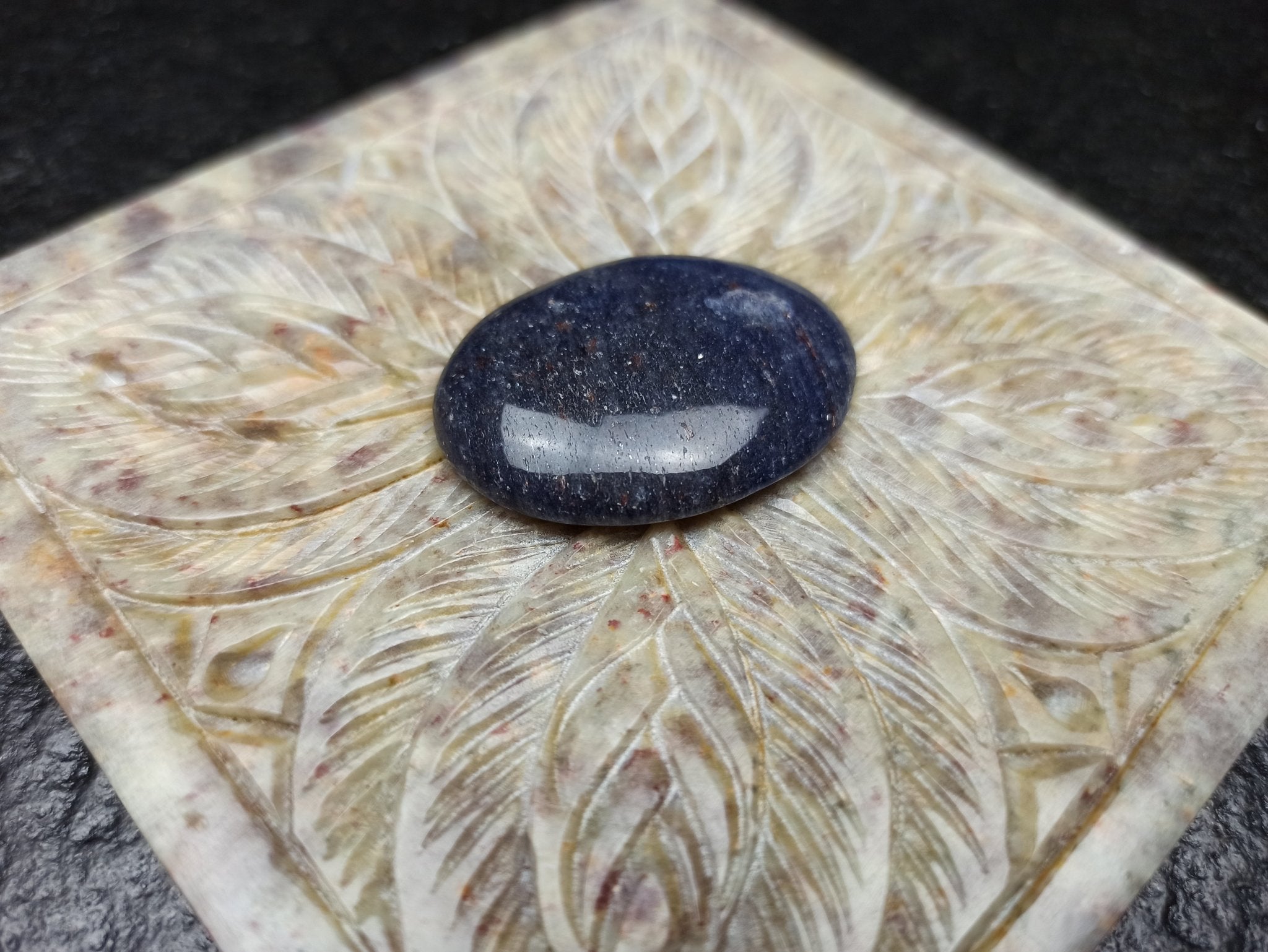 Dianiet trommelstenen – curated crystal by Marga Jacobs | rust, symboliek en intuïtieve zelfzorg