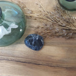 Dumortieriet trommelstenen – curated crystal by Marga Jacobs | rust, symboliek en intuïtieve zelfzorg