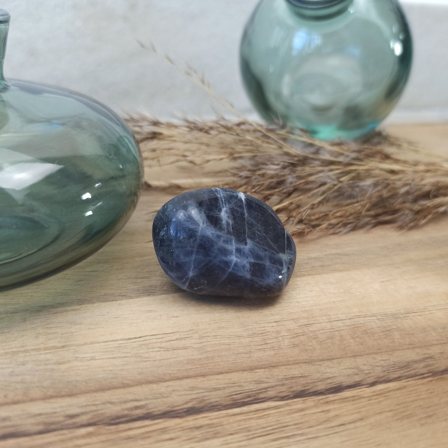 Dumortieriet trommelstenen – curated crystal by Marga Jacobs | rust, symboliek en intuïtieve zelfzorg