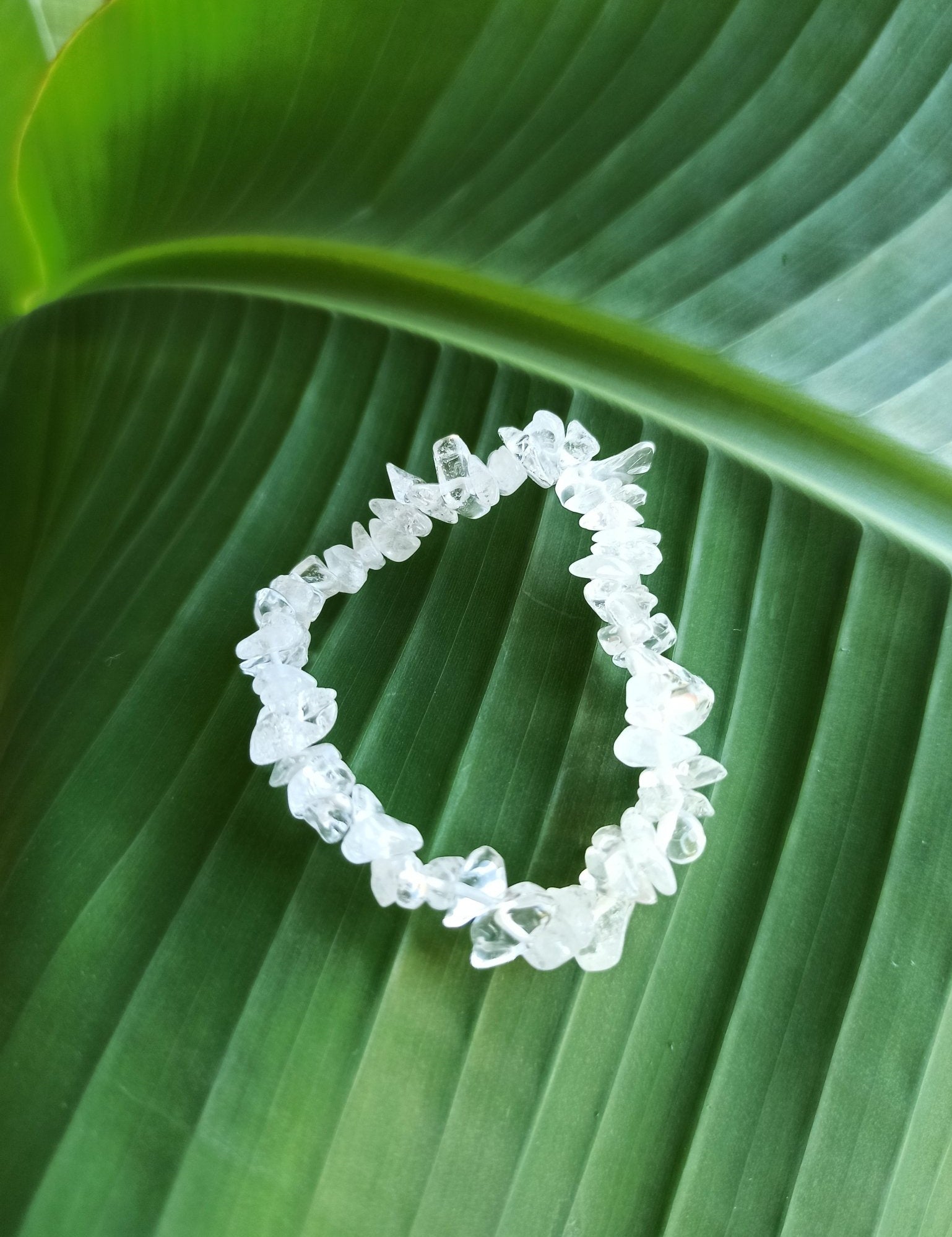 Edelsteen armband kind | Bergkristal – curated crystal by Marga Jacobs | rust, symboliek en intuïtieve zelfzorg