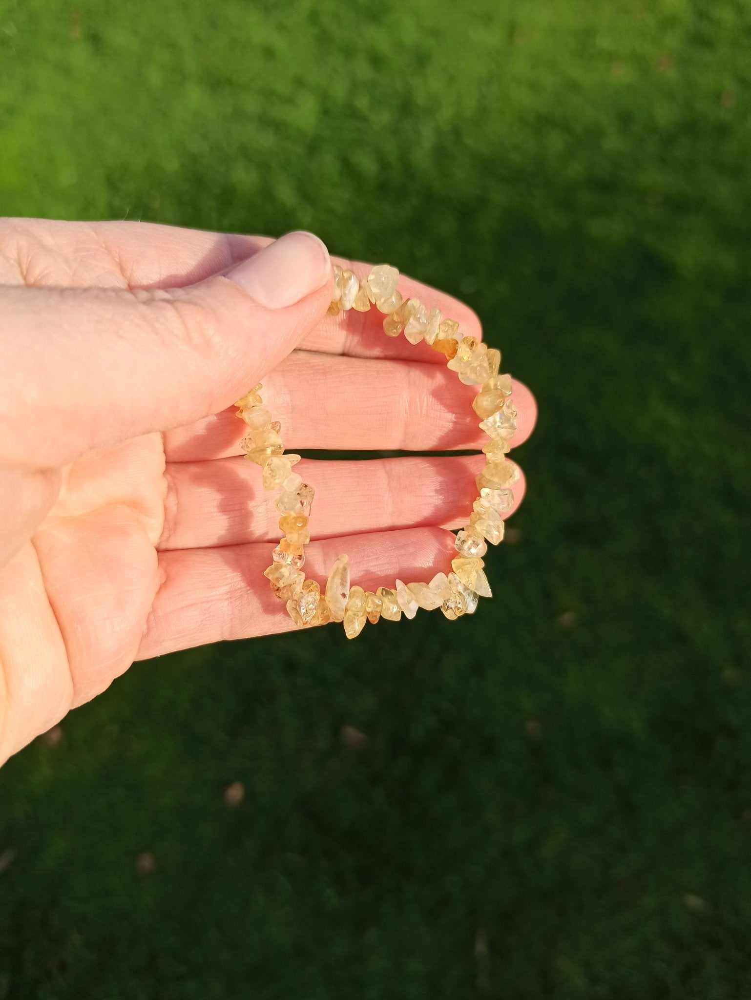 Edelsteen armband kind | Citrien – curated crystal by Marga Jacobs | rust, symboliek en intuïtieve zelfzorg