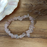 Edelsteen armband kind | Rozenkwarts – curated crystal by Marga Jacobs | rust, symboliek en intuïtieve zelfzorg