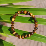 Edelsteen armband kind | Tijgeroog – curated crystal by Marga Jacobs | rust, symboliek en intuïtieve zelfzorg