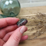 Elbaïet trommelstenen – curated crystal by Marga Jacobs | rust, symboliek en intuïtieve zelfzorg