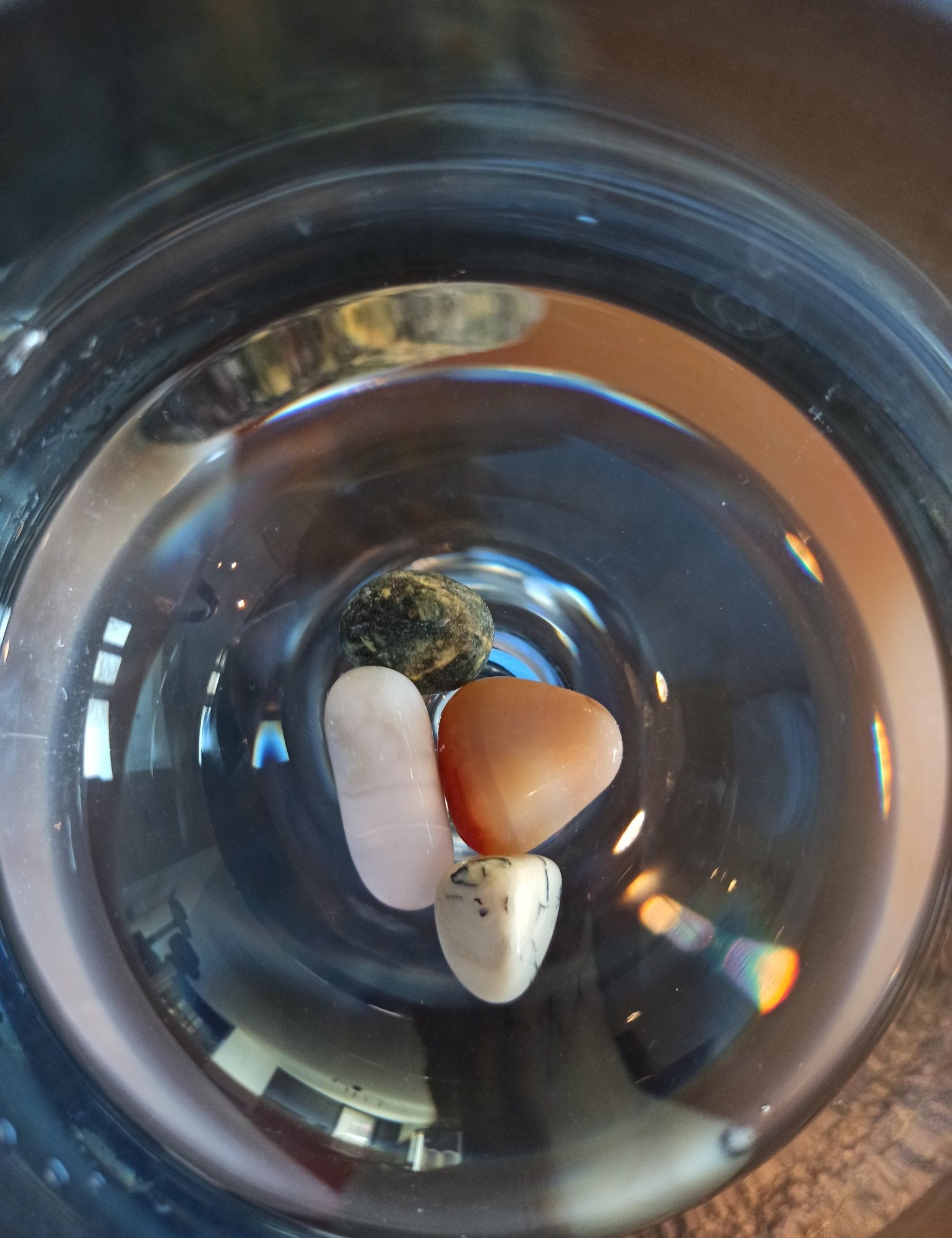 Emotionele genezing edelsteenwaterset – curated crystal by Marga Jacobs | rust, symboliek en intuïtieve zelfzorg