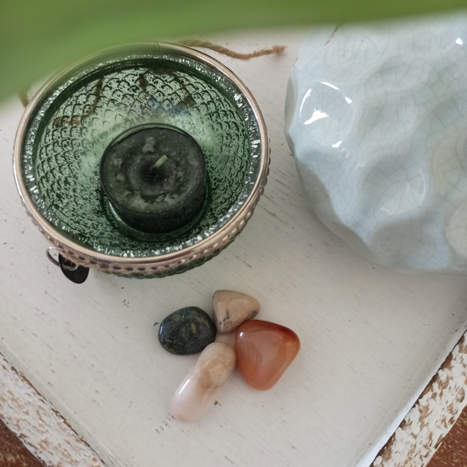 Emotionele genezing edelsteenwaterset – curated crystal by Marga Jacobs | rust, symboliek en intuïtieve zelfzorg