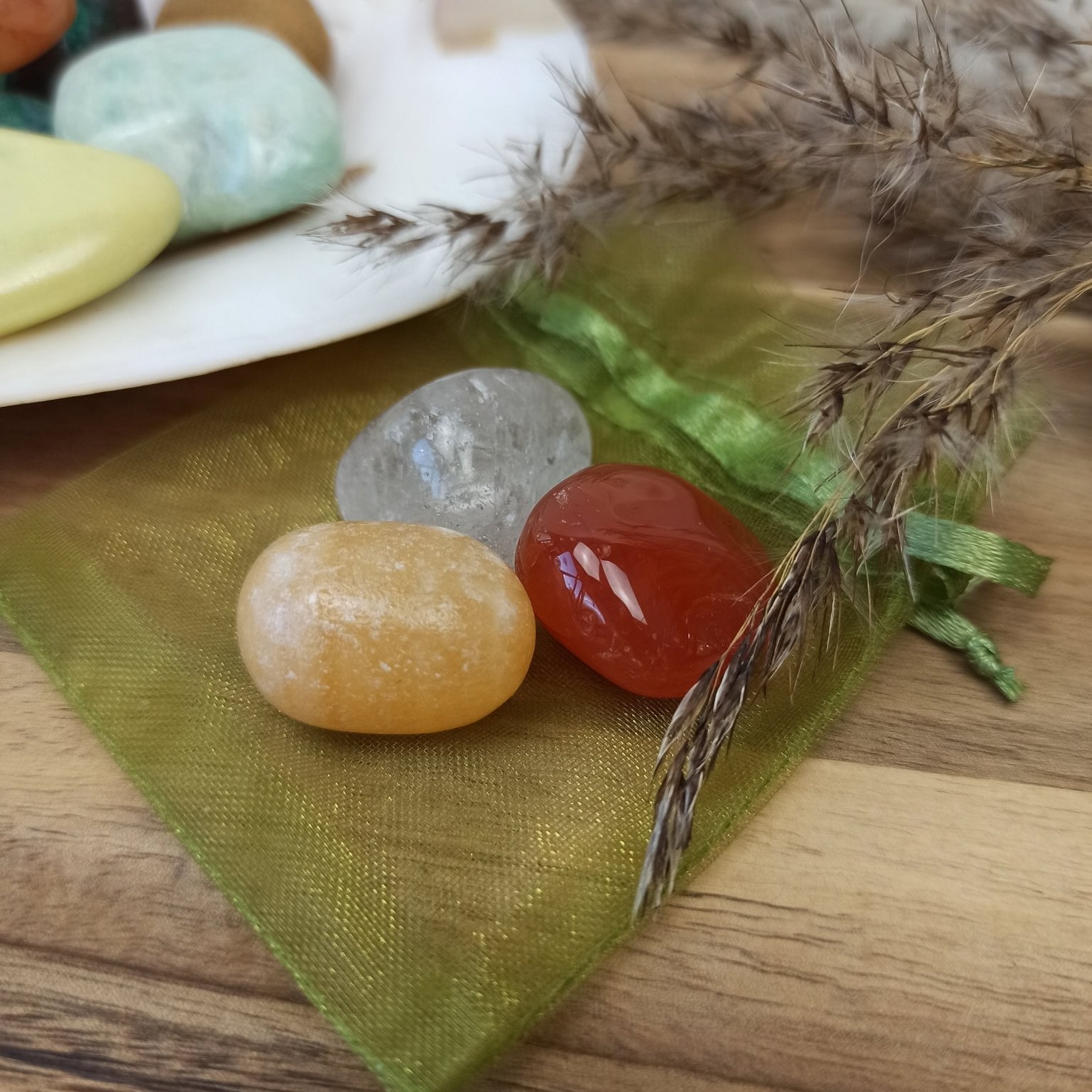 Gezondheid edelstenensetje – curated crystal by Marga Jacobs | rust, symboliek en intuïtieve zelfzorg