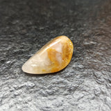 Golden Azeztuliet trommelstenen – curated crystal by Marga Jacobs | rust, symboliek en intuïtieve zelfzorg