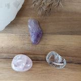 Gouden driehoek edelstenensetje – curated crystal by Marga Jacobs | rust, symboliek en intuïtieve zelfzorg