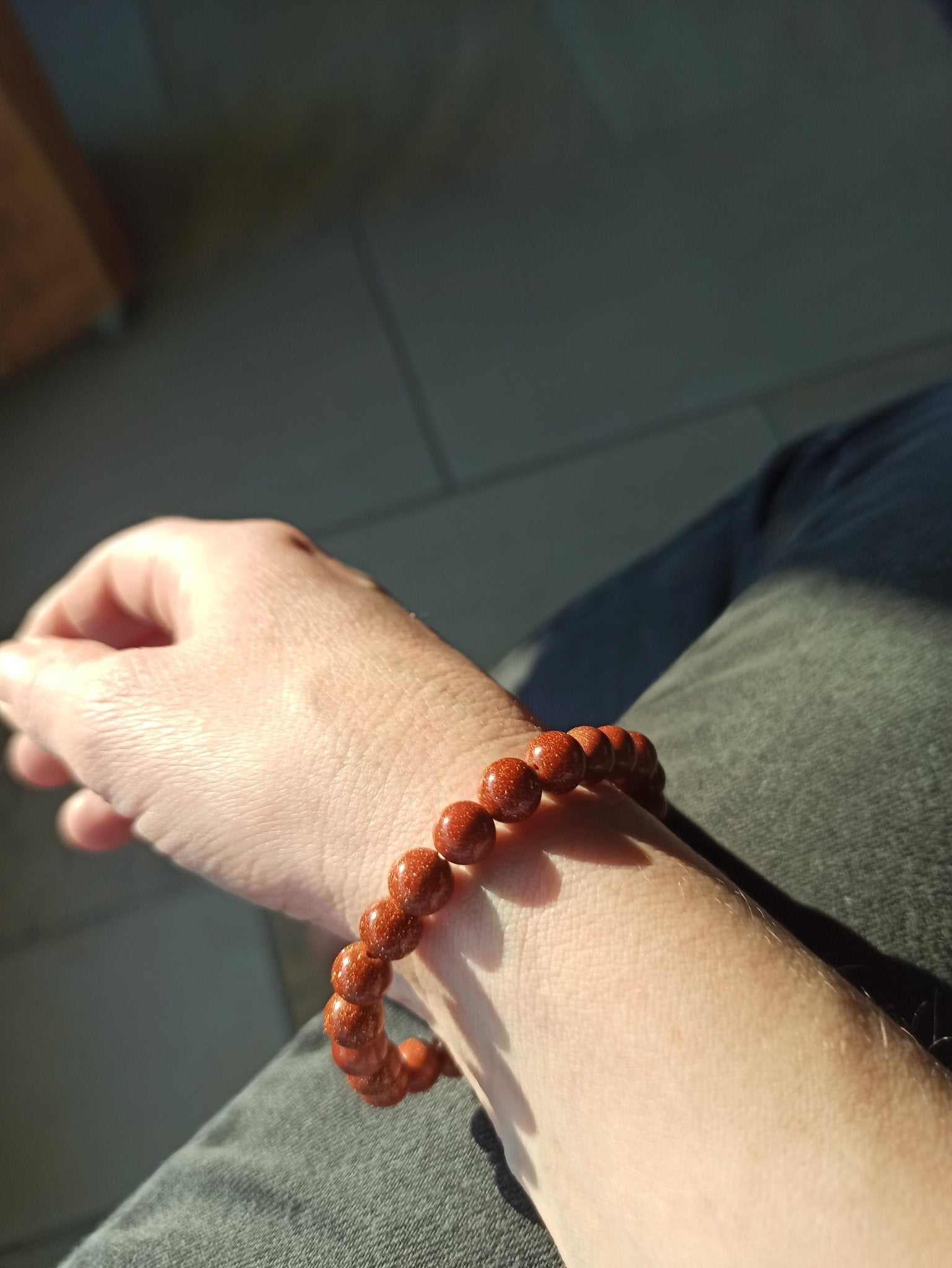 Goudstroom edelsteen armband | 8 mm – curated crystal by Marga Jacobs | rust, symboliek en intuïtieve zelfzorg