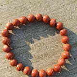 Goudstroom edelsteen armband | 8 mm – curated crystal by Marga Jacobs | rust, symboliek en intuïtieve zelfzorg