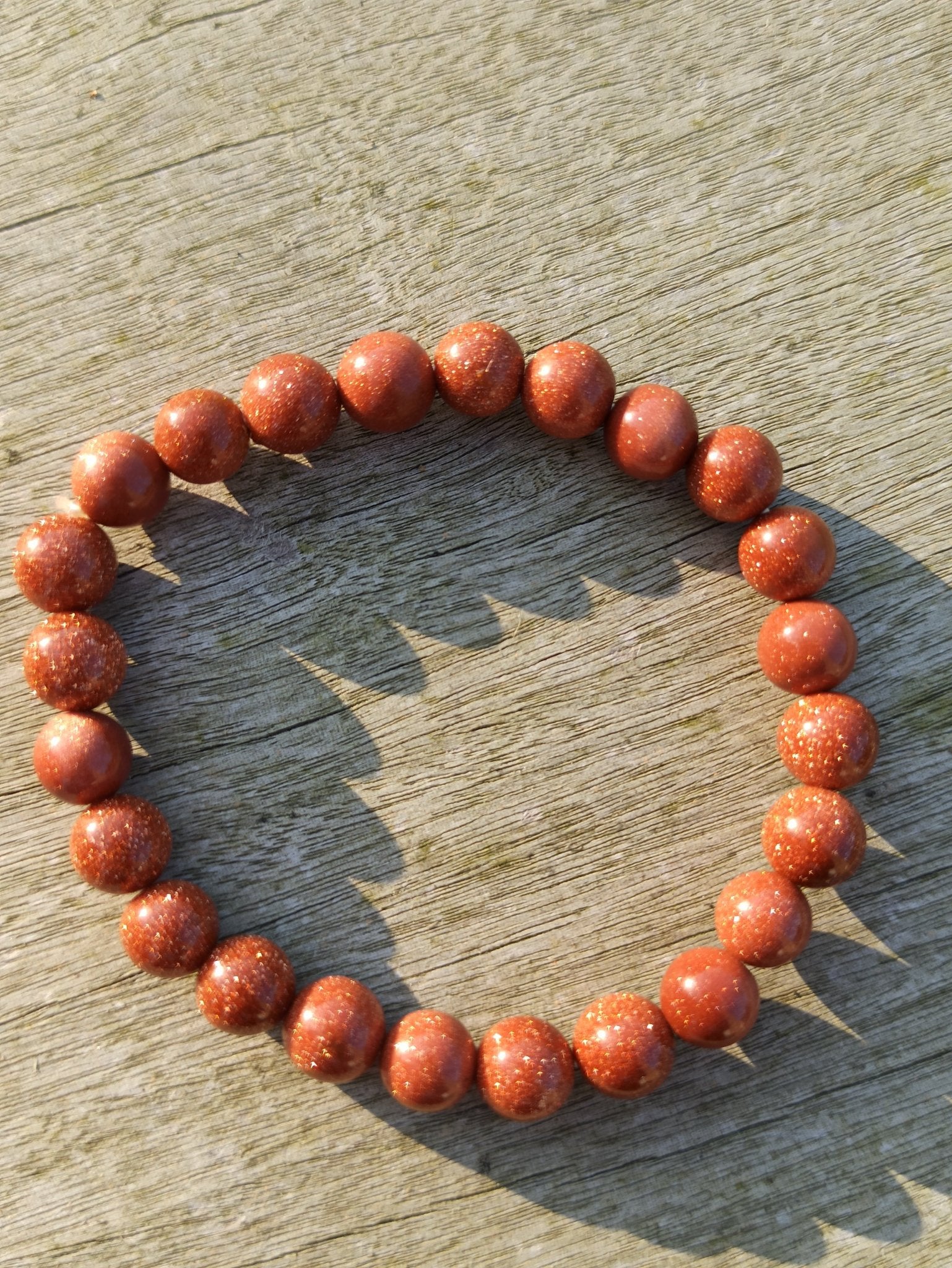 Goudstroom edelsteen armband | 8 mm – curated crystal by Marga Jacobs | rust, symboliek en intuïtieve zelfzorg