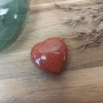 Goudstroom hart | 3 cm – curated crystal by Marga Jacobs | rust, symboliek en intuïtieve zelfzorg