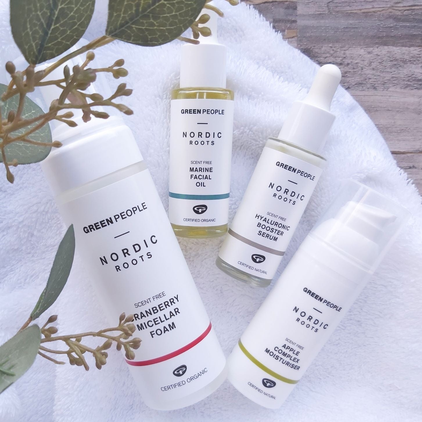 Green People Nordic Roots Cranberry Micellar Foam – curated crystal by Marga Jacobs | rust, symboliek en intuïtieve zelfzorg