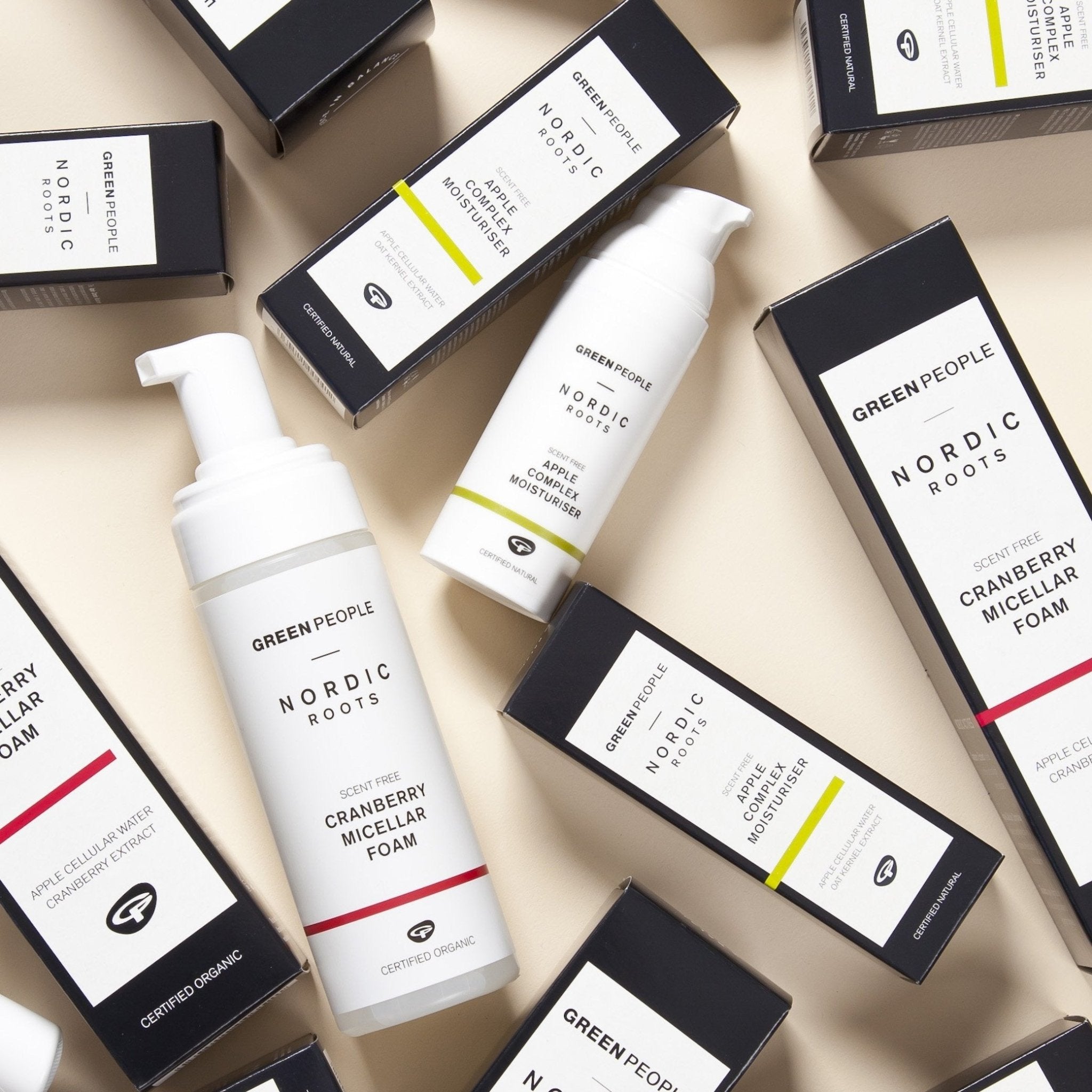 Green People Nordic Roots Cranberry Micellar Foam – curated crystal by Marga Jacobs | rust, symboliek en intuïtieve zelfzorg