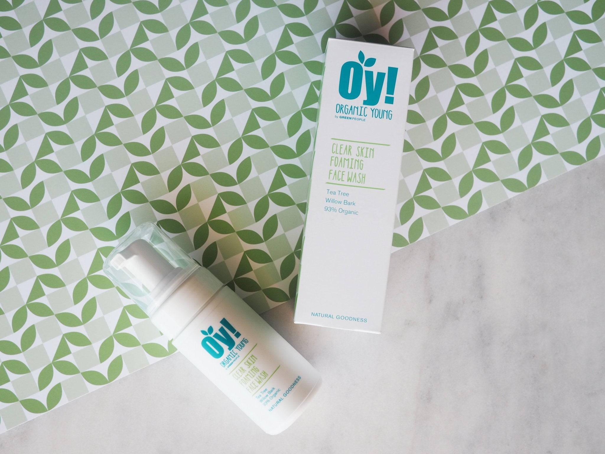 Green People Oy! Clear Skin Foaming Face Wash – curated crystal by Marga Jacobs | rust, symboliek en intuïtieve zelfzorg