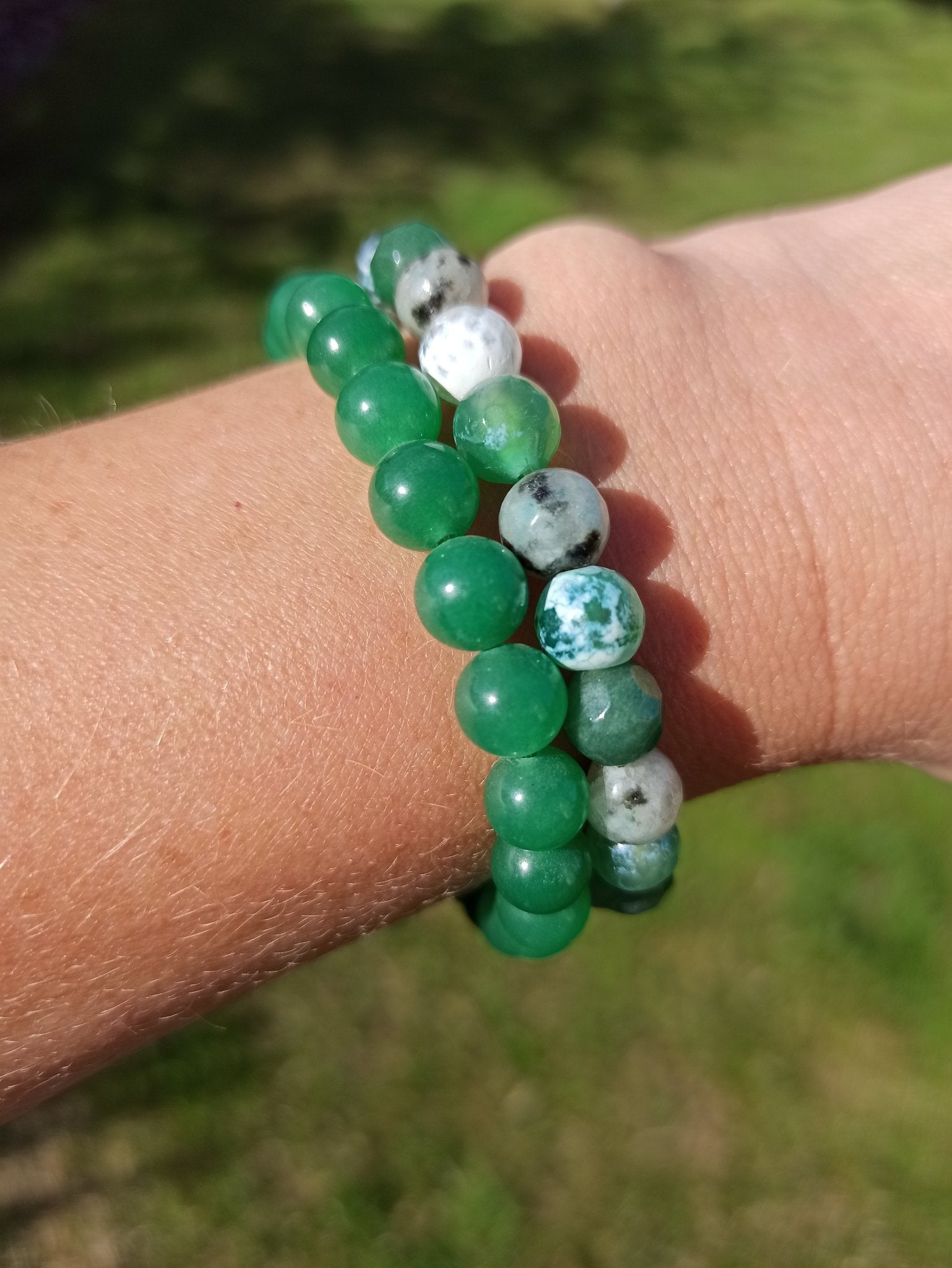 Groene agaat edelsteen armband | 8 mm – curated crystal by Marga Jacobs | rust, symboliek en intuïtieve zelfzorg