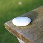 Hemimorfiet handstenen – curated crystal by Marga Jacobs | rust, symboliek en intuïtieve zelfzorg