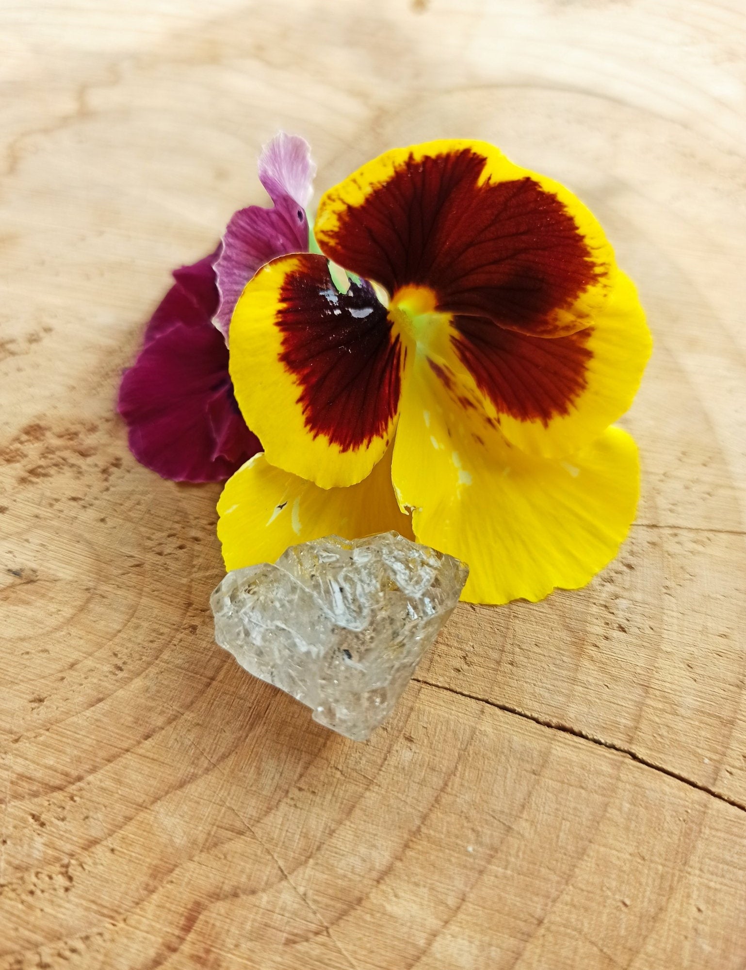 Herkimer diamant | ruw – curated crystal by Marga Jacobs | rust, symboliek en intuïtieve zelfzorg