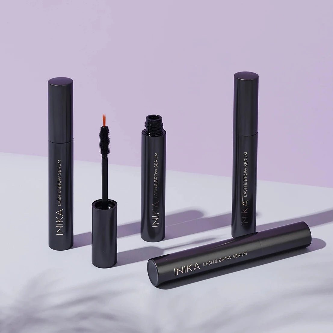 INIKA Organic Lash & Brow Serum – curated crystal by Marga Jacobs | rust, symboliek en intuïtieve zelfzorg