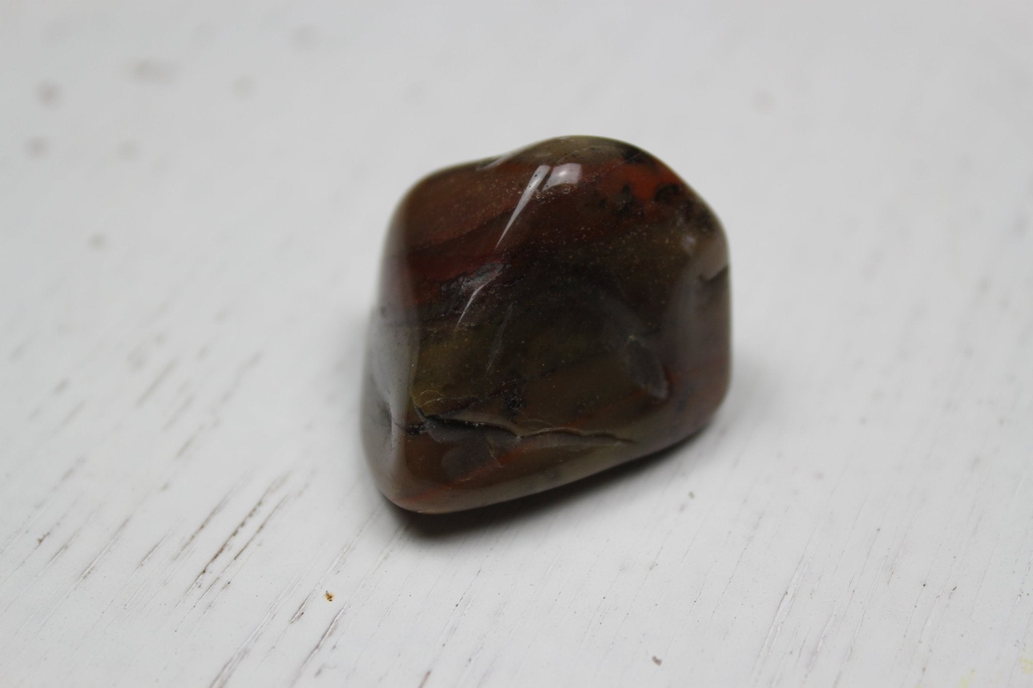 Jaspis trommelstenen – curated crystal by Marga Jacobs | rust, symboliek en intuïtieve zelfzorg