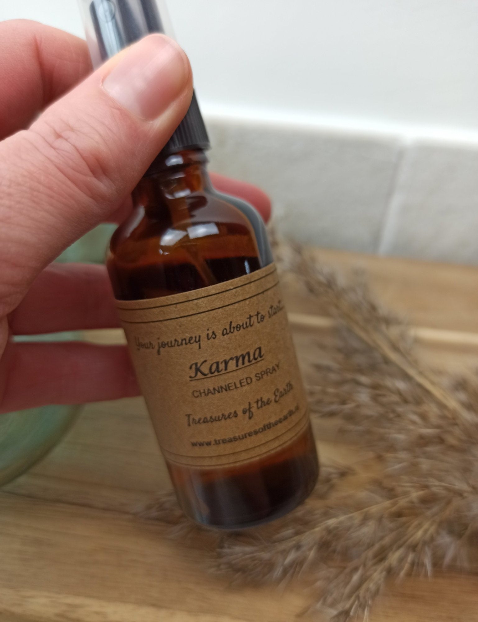 Karma Spray – curated crystal by Marga Jacobs | rust, symboliek en intuïtieve zelfzorg