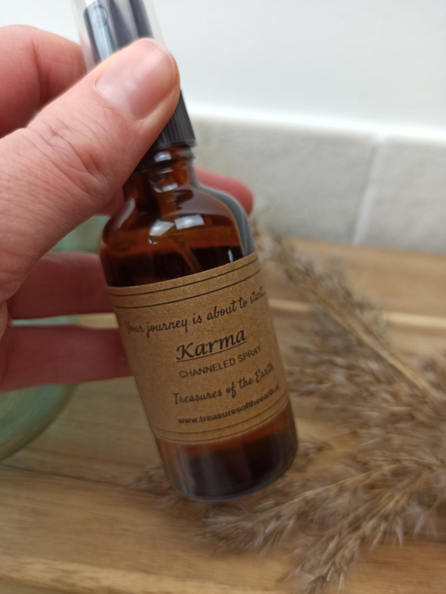 Karma Spray – curated crystal by Marga Jacobs | rust, symboliek en intuïtieve zelfzorg