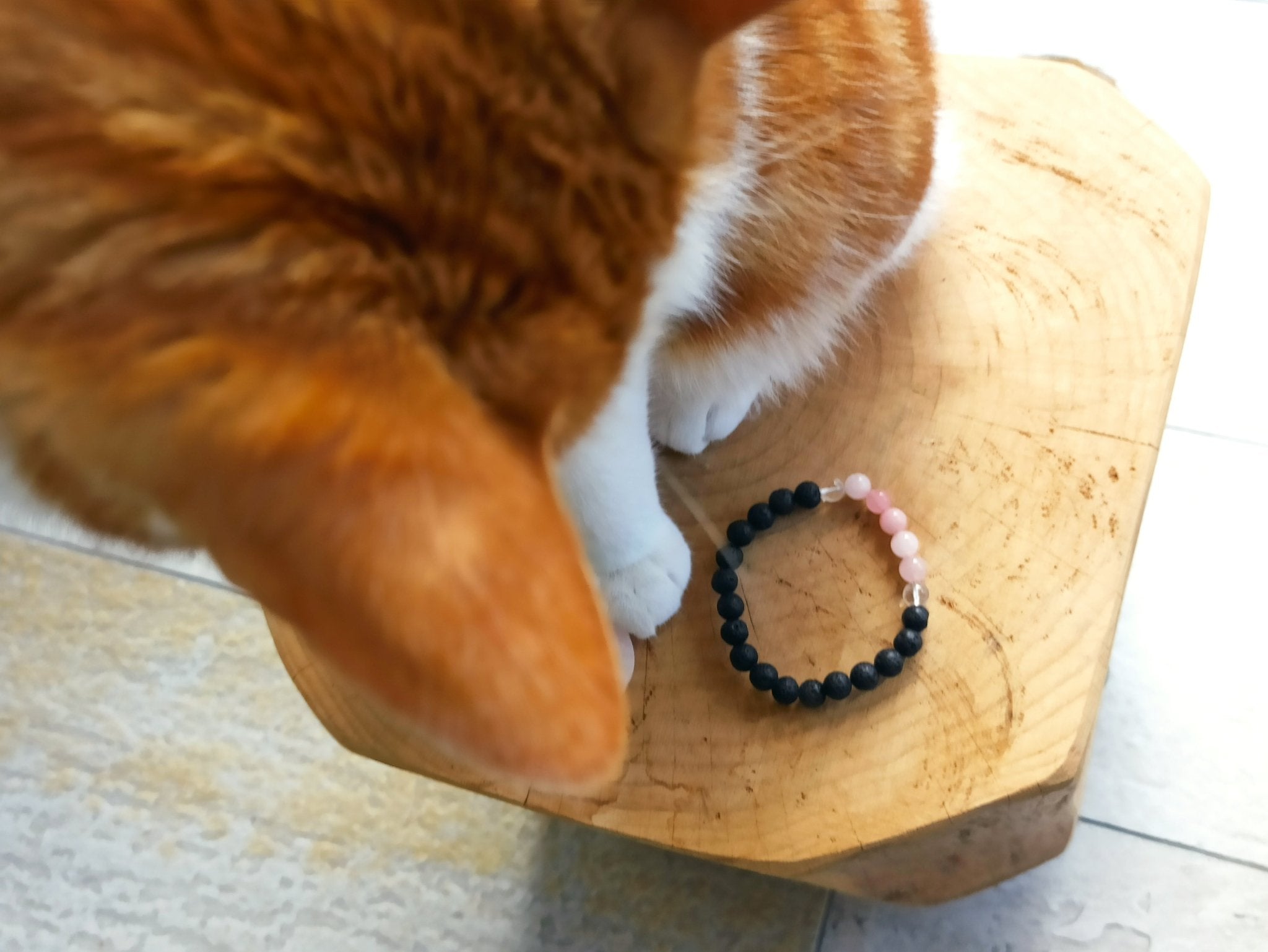 Lavasteen - Rozenkwarts - Bergkristal edelsteen armband | 8 mm – curated crystal by Marga Jacobs | rust, symboliek en intuïtieve zelfzorg