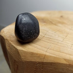 Lemurische Jade trommelstenen – curated crystal by Marga Jacobs | rust, symboliek en intuïtieve zelfzorg